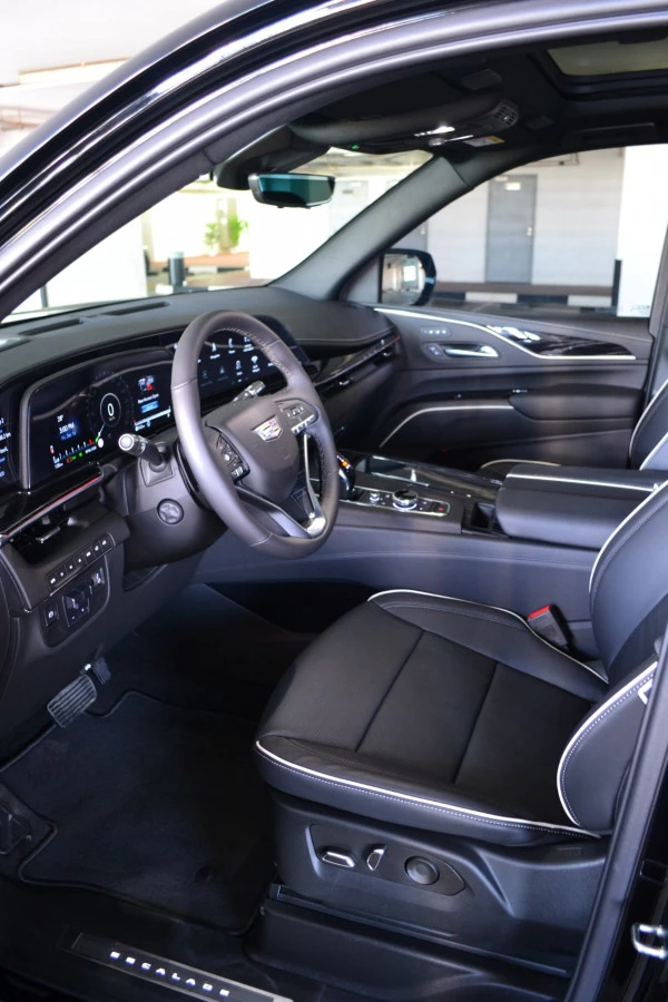  Black Cadillac Escalade Photo 2