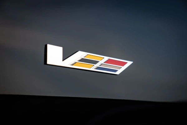  Black Cadillac Escalade Photo 6