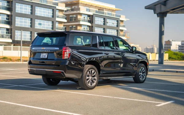  Черный Chevrolet Suburban Photo 3