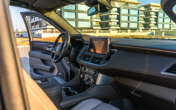  Black Chevrolet Suburban Photo 8