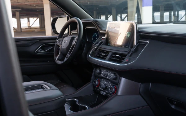  Black Chevrolet Tahoe RST Photo 8