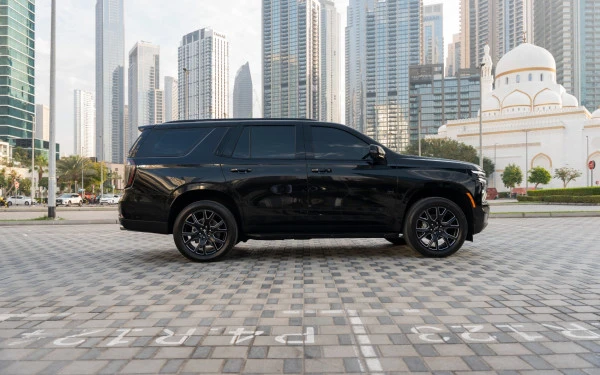  Черный Chevrolet Tahoe Photo 3