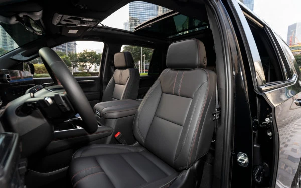  Черный Chevrolet Tahoe Photo 6