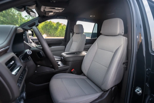  Black Chevrolet Tahoe Photo 4