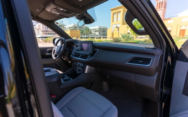 Black Chevrolet Tahoe Photo 7