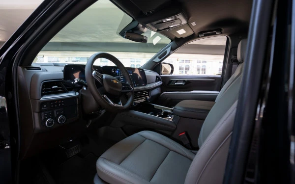  Черный Chevrolet Tahoe Photo 7