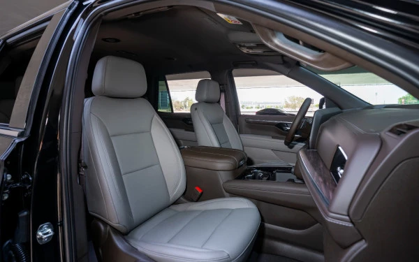  Черный Chevrolet Tahoe Photo 12