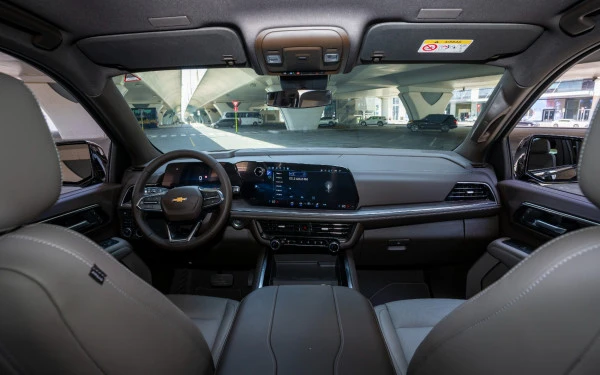  Черный Chevrolet Tahoe Photo 13