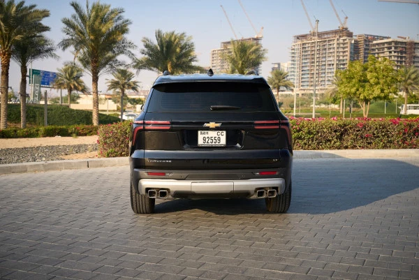  Black Chevrolet Traverse Photo 4