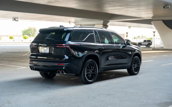 Black Chevrolet Traverse Photo 4