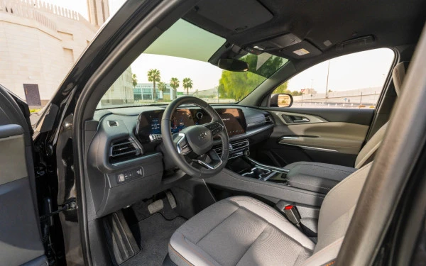  Black Chevrolet Traverse Photo 7