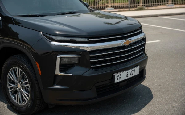  Черный Chevrolet Traverse Photo 2