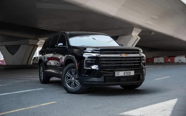  Черный Chevrolet Traverse Photo 2