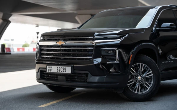  Черный Chevrolet Traverse Photo 3