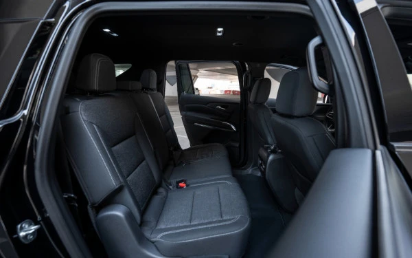  Черный Chevrolet Traverse Photo 5
