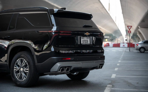  Черный Chevrolet Traverse Photo 8