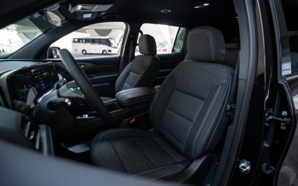  Черный Chevrolet Traverse Photo 9