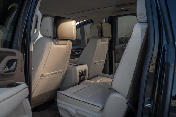  Черный GMC Yukon Denali Photo 6