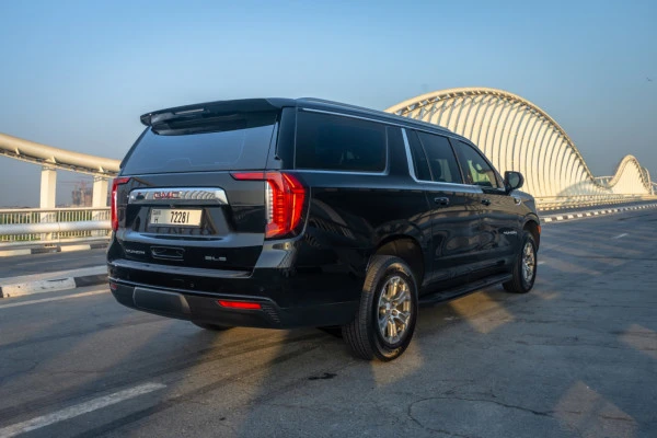  Черный GMC Yukon Photo 2