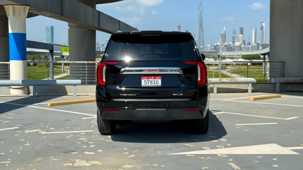  Black GMC Yukon Photo 4