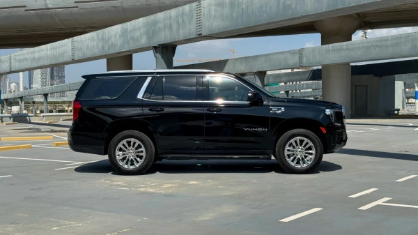  Черный GMC Yukon Photo 2