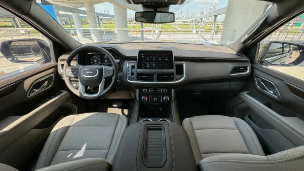  Черный GMC Yukon Photo 8