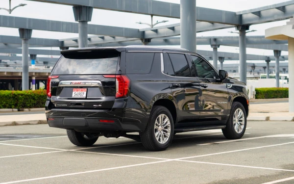  Black GMC Yukon Photo 4