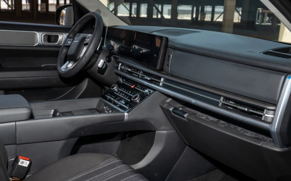 Black Hyundai Santa Fe Photo 6