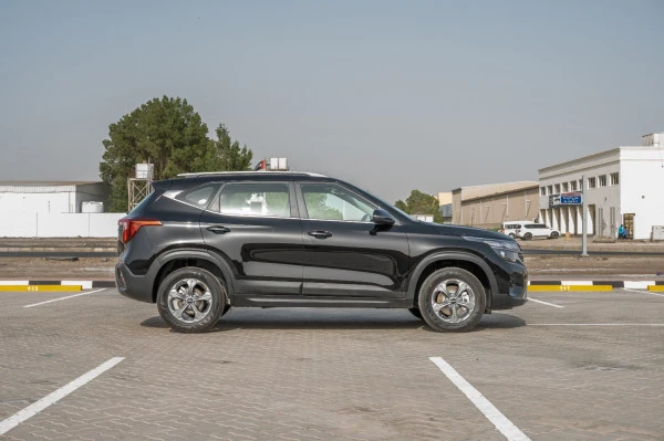  Черный KIA Seltos Photo 2