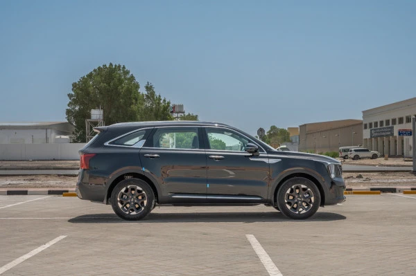  Black KIA Sorento Photo 2