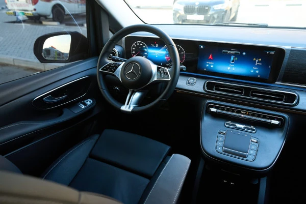  Black Mercedes V300 Avantgarde Extra Long Photo 5