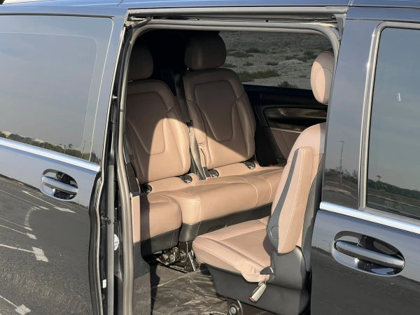  Black Mercedes V250 8S Photo 2
