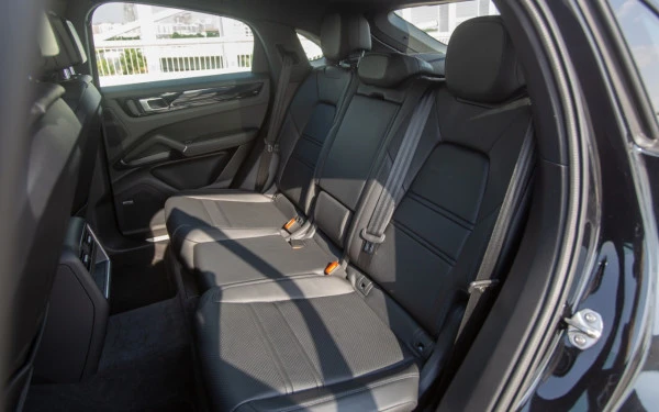  Черный Porsche Cayenne coupe Photo 3