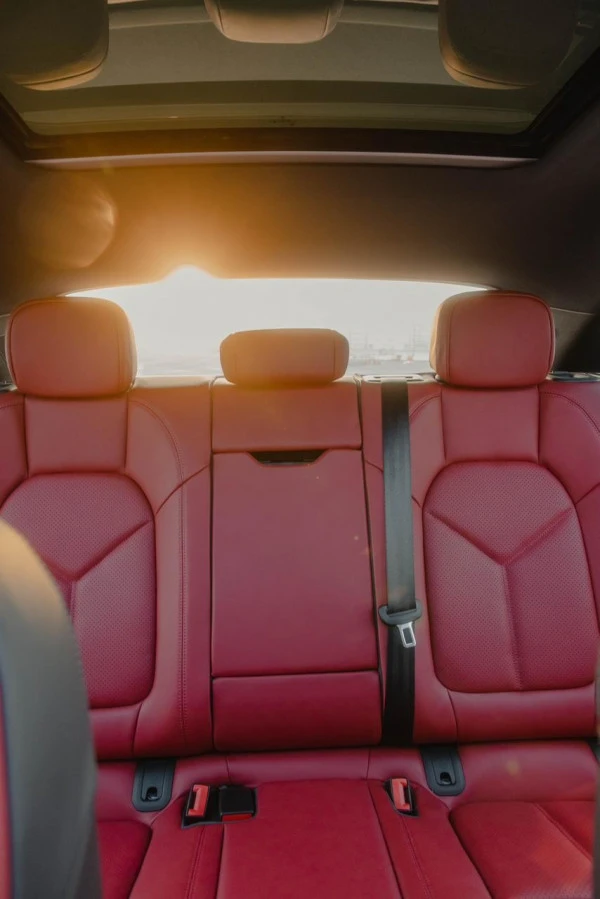  Black Porsche Macan Platinum Photo 5