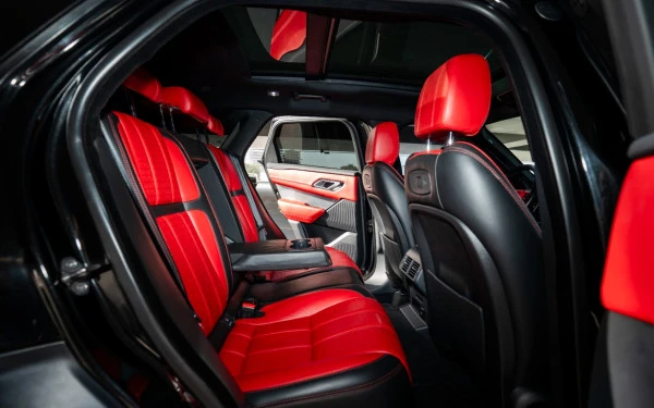  Черный Range Rover Velar Photo 19