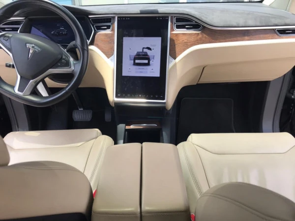  Черный Tesla Model X Photo 4