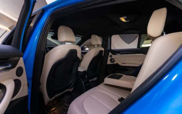  Синий BMW X2 Photo 8
