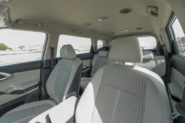  Темно-серый KIA Carens Photo 8