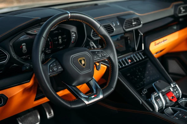  Темно-серый Lamborghini Urus Photo 3