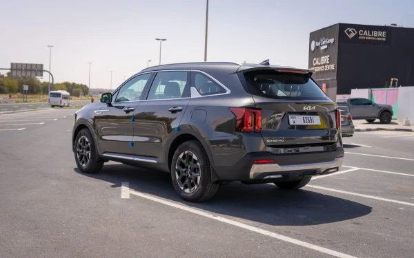  Dark Grey KIA Sorento Photo 4