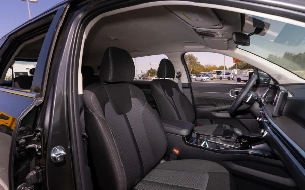  Dark Grey KIA Sorento Photo 11