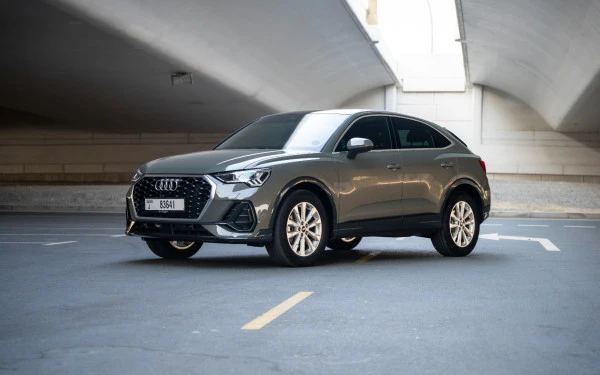  Grey Audi Q3 Sportback Photo 3