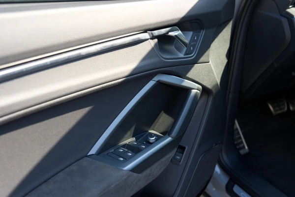  Серый Audi RSQ3 Photo 12