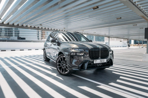  Grey BMW X7 40i Photo 2