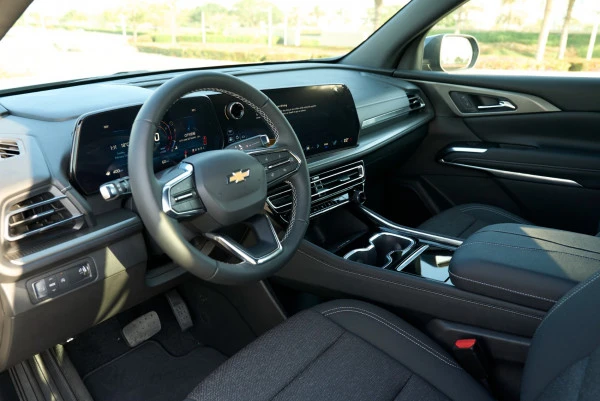  Grey Chevrolet Traverse Photo 17