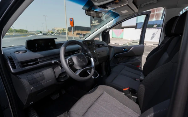  Grey Hyundai Staria Photo 6