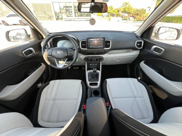  Белый Hyundai Venue Photo 2