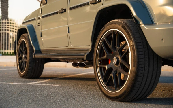  Серый Mercedes G63 AMG Photo 12