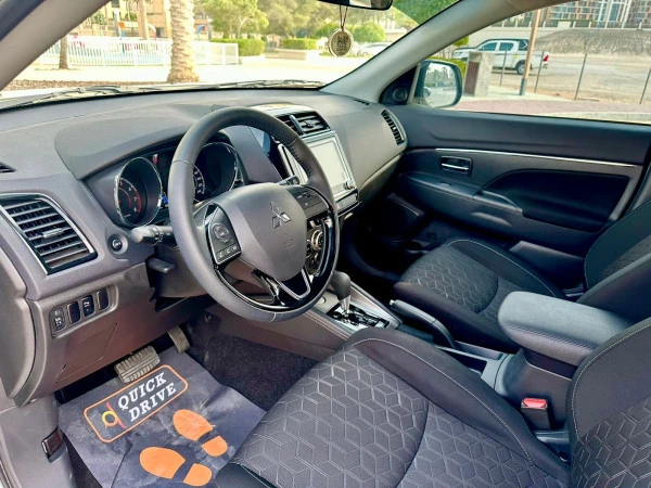  Белый Mitsubishi ASX Photo 2