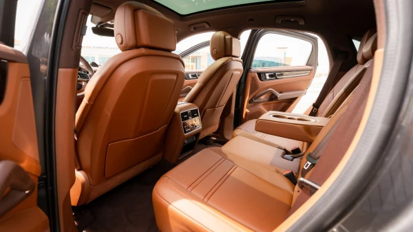  Grey Porsche Cayenne coupe Photo 6